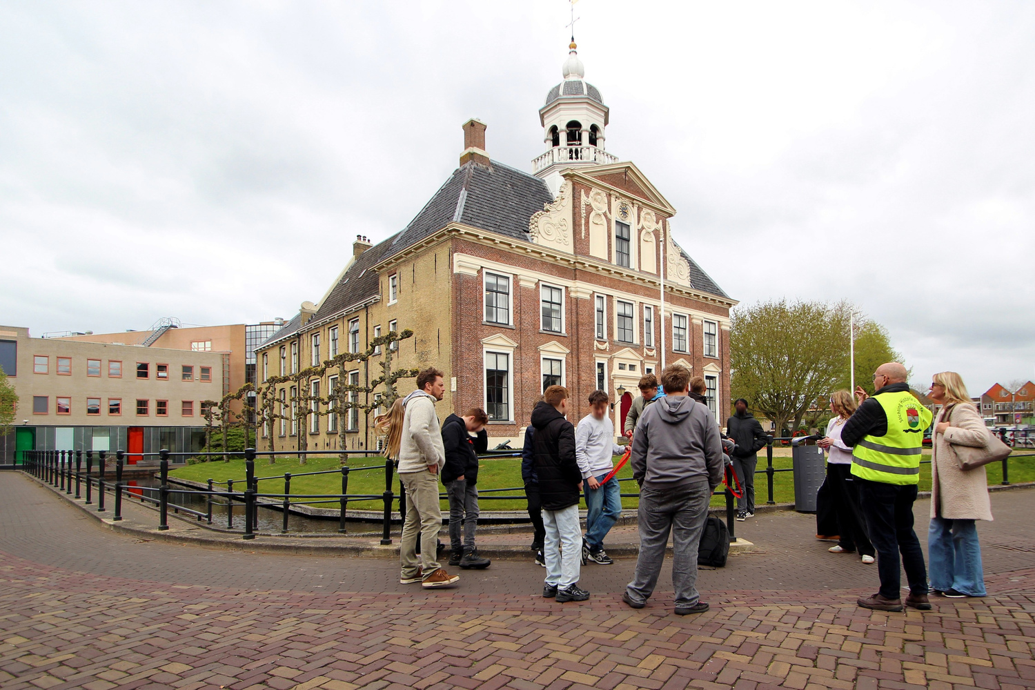 Anne van der Laan vertelt over Crackstate aan leerlingen Kei-College (foto: Fokke van Asperen)
